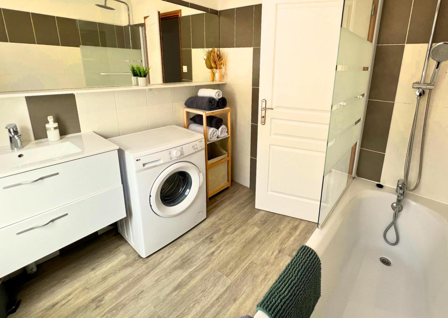 Appartement - Parking Prive Gratuit, Proche Centre-Ville Et Gare De Saint-Omer Saint-Omer (Pas-de-Calais) Zewnętrze zdjęcie