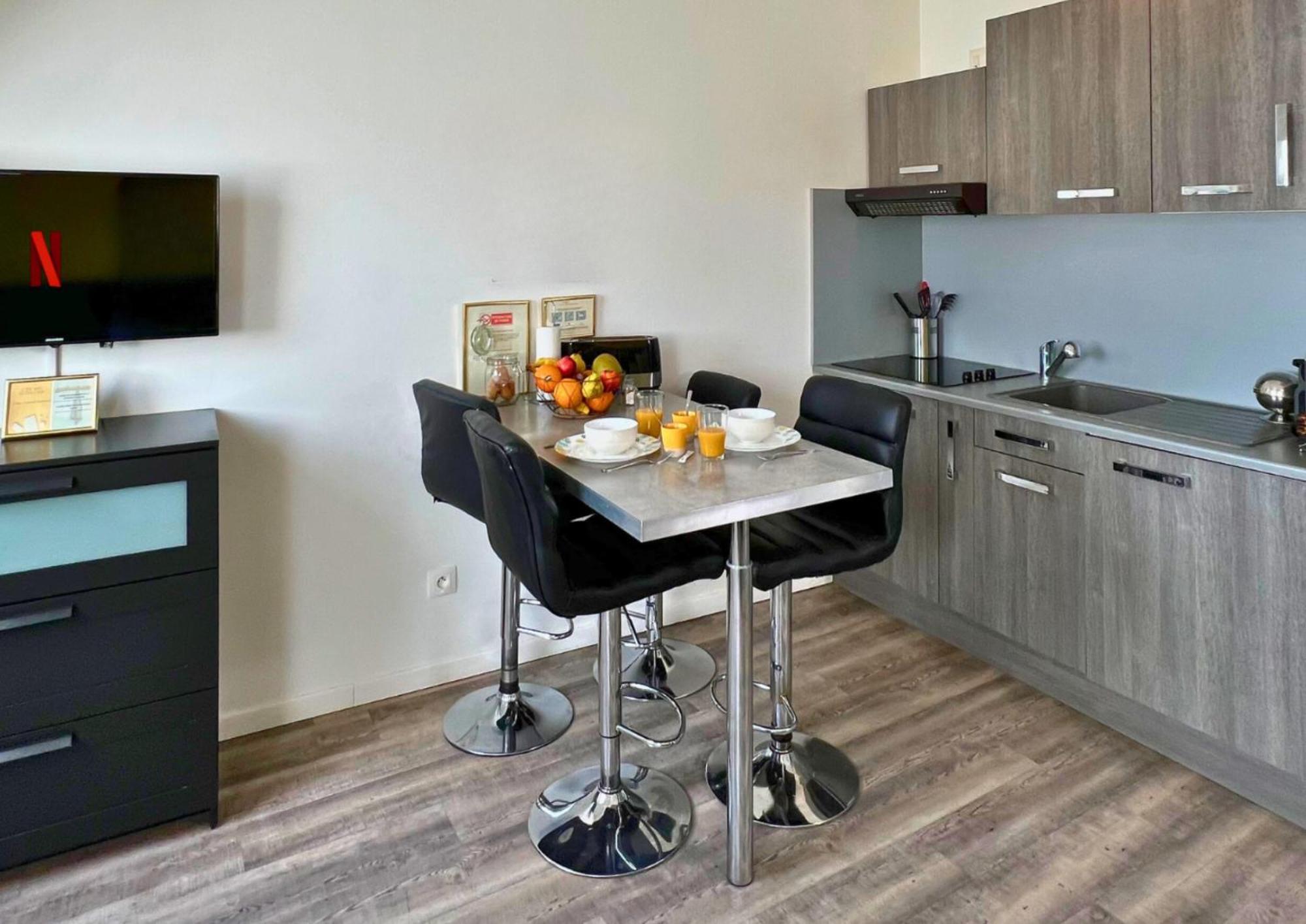 Appartement - Parking Prive Gratuit, Proche Centre-Ville Et Gare De Saint-Omer Saint-Omer (Pas-de-Calais) Zewnętrze zdjęcie